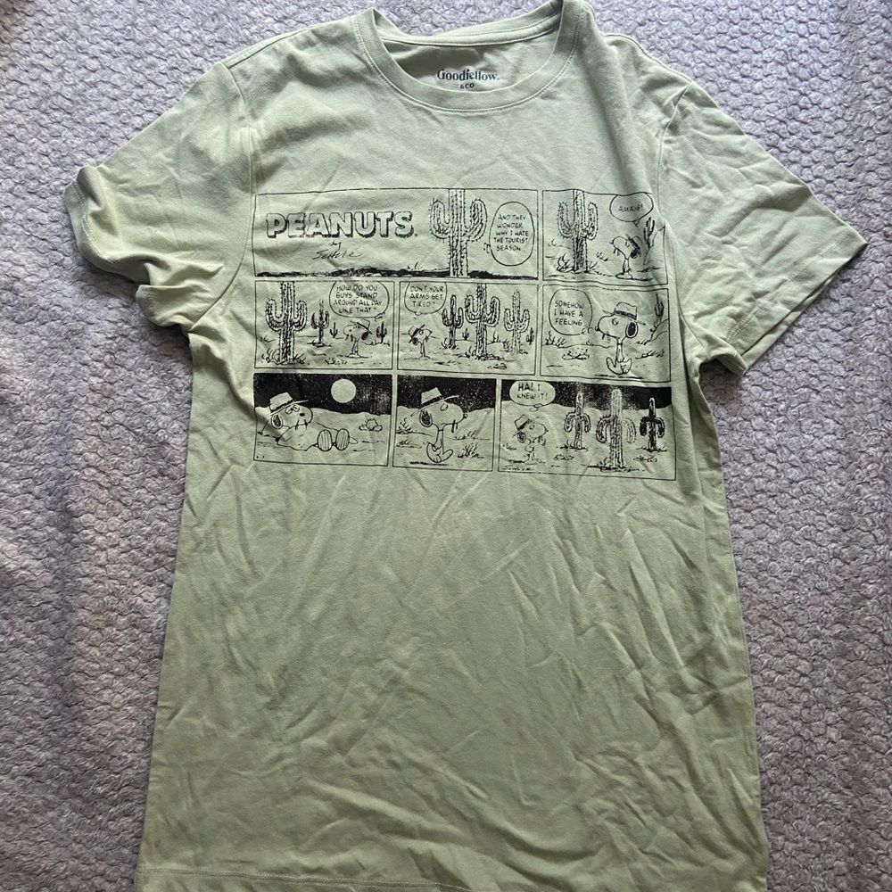Peanut men small  t shirt light olive green